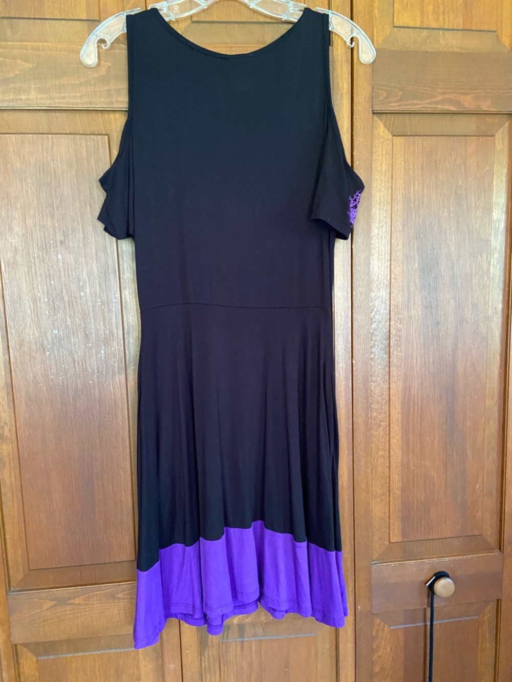 🏷️ Disney Maleficent Black Cold Shoulder Dress w/Purple Hem & Maleficent Image - Picture 7 of 8